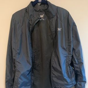 SOLD 🤩 361 Running Jacket